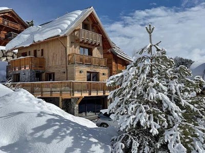 /international/fr/auron-saint-etienne-de-tinee-provence-alpes-cote-d-azur-310106159110/