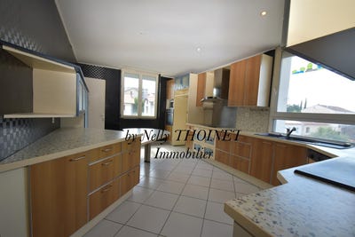 /international/fr/clermont-ferrand-auvergne-310100377390/