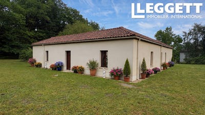 /international/fr/saint-estephe-charente-310107411027/
