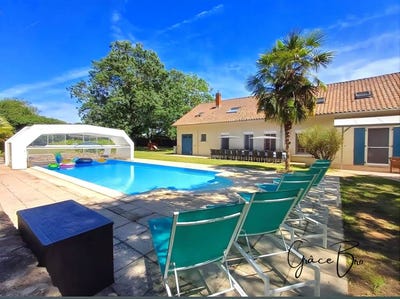 /international/fr/lezay-charente-310106800071/