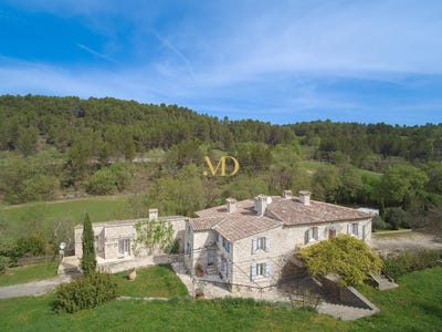 /international/fr/caseneuve-provence-alpes-cote-d-azur-310098703316/
