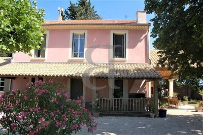 /international/fr/sainte-cecile-les-vignes-provence-alpes-cote-d-azur-310101159679/
