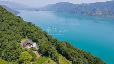 /international/fr/la-chapelle-du-mont-du-chat-rhone-310108483131/