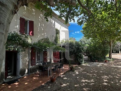 /international/fr/l-isle-sur-la-sorgue-provence-alpes-cote-d-azur-310101161169/?lang=en