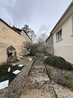 /international/fr/chatillon-sur-seine-burgundy-310106628166/
