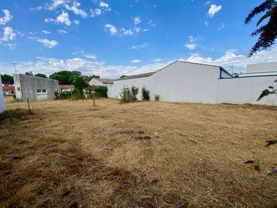 /international/fr/angoulins-charente-310108841951/