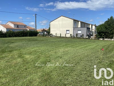 /international/fr/chaumes-en-retz-pays-de-la-loire-310106935443/