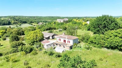 /international/fr/montcuq-midi-pyrenees-310107922606/