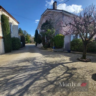 /international/fr/douelle-midi-pyrenees-310106129722/?lang=id