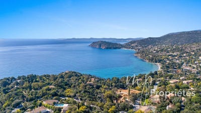 /international/fr/rayol-canadel-sur-mer-provence-alpes-cote-d-azur-310100496313/
