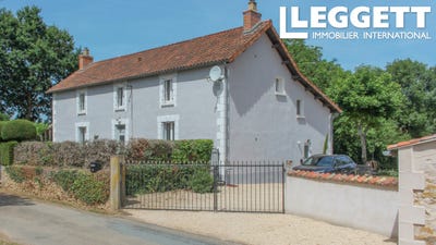 /international/fr/la-ferriere-en-parthenay-charente-310108992079/