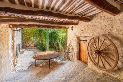 /international/fr/pierrelongue-rhone-310100576907/
