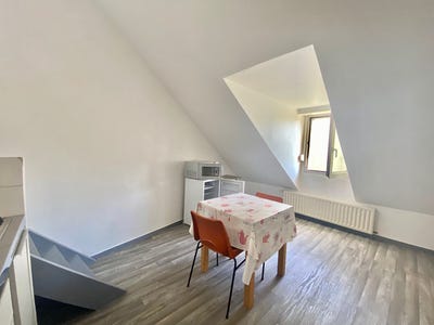 /international/fr/laval-pays-de-la-loire-310106968019/