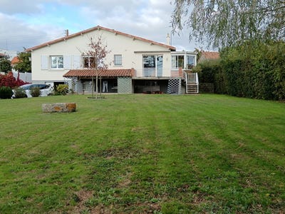 /international/fr/bressuire-charente-310102933498/