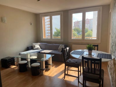 /international/fr/rue-de-chateaubriand-dijon-lorraine-310109747043/