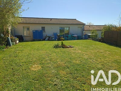 /international/fr/menigoute-charente-310107245640/