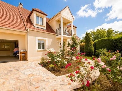 /international/fr/magny-le-hongre-ile-de-france-310108595655/