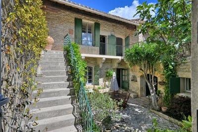 /international/fr/nages-et-solorgues-languedoc-roussillon-310108870869/
