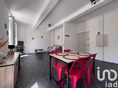 /international/fr/fontaine-de-vaucluse-provence-alpes-cote-d-azur-310100535747/?lang=fr