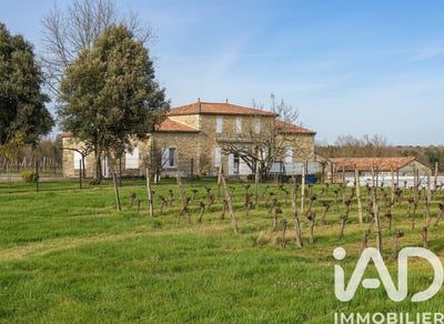 /international/fr/sauveterre-de-guyenne-aquitaine-310106419414/