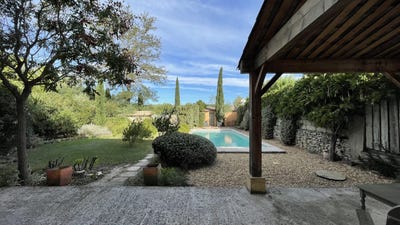 /international/fr/saint-quentin-la-poterie-languedoc-roussillon-310120010761/