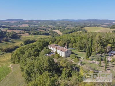 /international/fr/castelnau-de-montmiral-midi-pyrenees-120094280761/