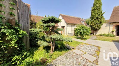 /international/fr/ver-les-chartres-centre-val-de-loire-310100136044/