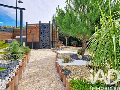 /international/fr/roujan-languedoc-roussillon-310108728548/