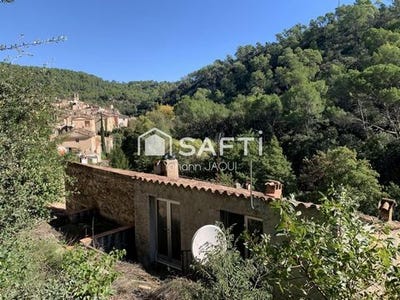 /international/fr/entrecasteaux-provence-alpes-cote-d-azur-310099228169/
