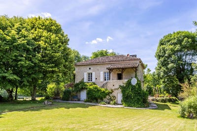 /international/fr/montcuq-midi-pyrenees-310101176125/?lang=zh-cn