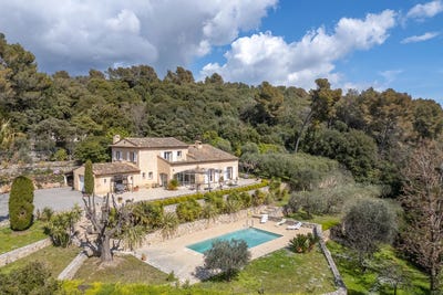 /international/fr/cabris-hh-15737062-cabris-provence-alpes-cote-d-azur-310100959796/