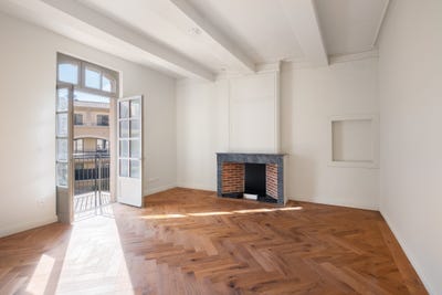 /international/fr/uzes-languedoc-roussillon-310100668826/