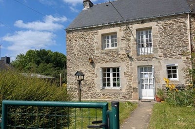 /international/fr/guillac-brittany-310107888935/
