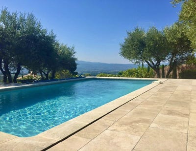 /international/fr/saint-saturnin-les-apt-provence-alpes-cote-d-azur-310100495136/