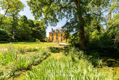 /international/fr/saint-jacques-de-la-lande-brittany-310108286600/
