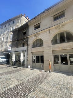/international/fr/avignon-provence-alpes-cote-d-azur-310108952628/