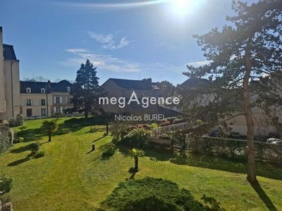 /international/fr/laval-pays-de-la-loire-310106138573/