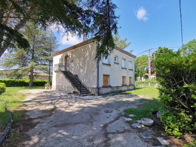 /international/fr/villeneuve-de-berg-rhone-120096624826/?lang=en