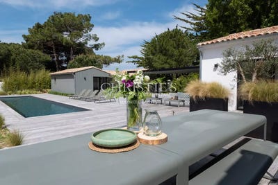 /international/fr/les-portes-en-re-charente-310107363150/