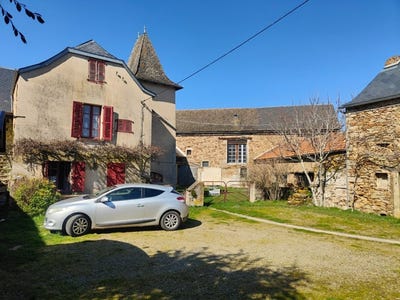 /international/fr/sauveterre-de-rouergue-midi-pyrenees-310108760778/?lang=it