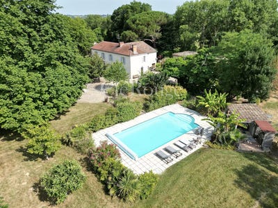 /international/fr/sauveterre-de-guyenne-aquitaine-310106283451/