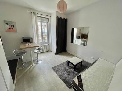 /international/fr/perigueux-aquitaine-310108328409/