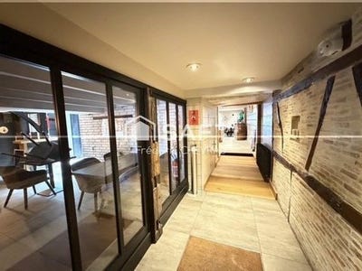/international/fr/charnay-les-macon-burgundy-310108289865/