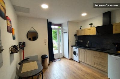 /international/fr/pontaumur-auvergne-310106483728/