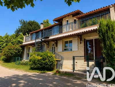 /international/fr/guitres-charente-310108403214/