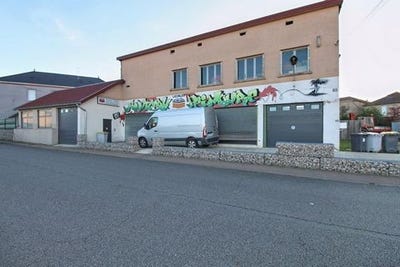 /international/fr/montceau-les-mines-burgundy-310119698331/