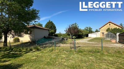 /international/fr/hautefort-aquitaine-310099548641/