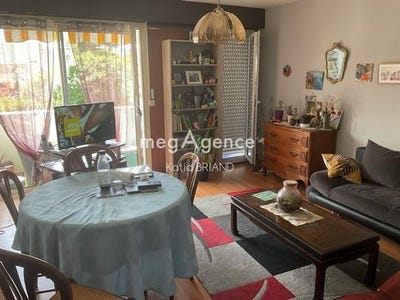 /international/fr/laval-pays-de-la-loire-310100174795/