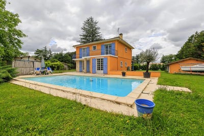 /international/fr/coutras-aquitaine-310107970249/