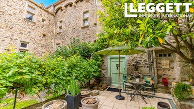 /international/fr/saissac-languedoc-roussillon-310098868294/